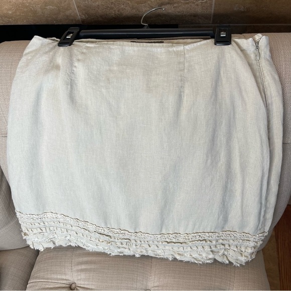 AC:  Relax Tommy Bahamma Beige Linen Ruffle Mini Skirt 19” Size 10 - Picture 2 of 10